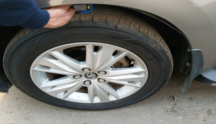 2019 Toyota Innova Crysta 2.4 ZX 7 STR, Diesel, Manual, 1,16,936 km, tyre