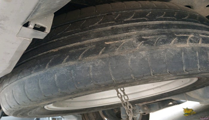 2019 Toyota Innova Crysta 2.4 ZX 7 STR, Diesel, Manual, 1,16,936 km, tyre