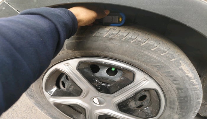 2018 Tata NEXON XM DIESEL, Diesel, Manual, 65,950 km, tyre