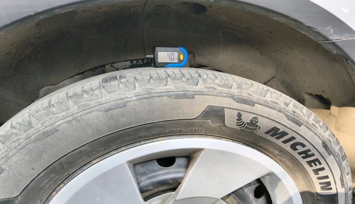 2017 Mahindra XUV500 W6, Diesel, Manual, 1,35,923 km, tyre