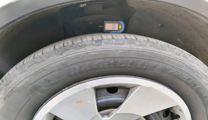 2017 Mahindra XUV500 W6, Diesel, Manual, 1,35,923 km, tyre