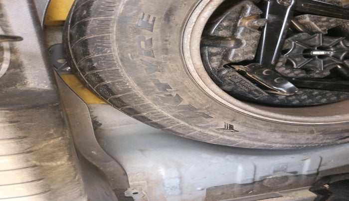 2011 Chevrolet Cruze LT, Diesel, Manual, 62,063 km, tyre