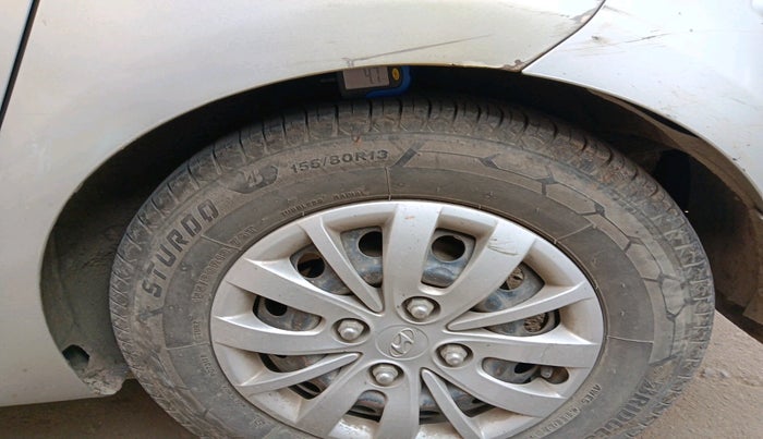 2015 Hyundai i10 SPORTZ 1.1, Petrol, Manual, 1,88,636 km, tyre