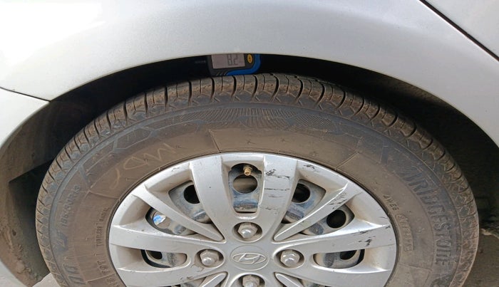 2015 Hyundai i10 SPORTZ 1.1, Petrol, Manual, 1,88,636 km, tyre