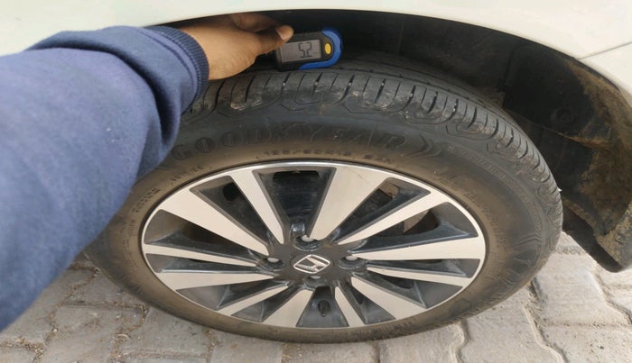 2024 Honda City 1.5L I-VTEC V, Petrol, Manual, 12,320 km, tyre