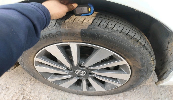 2024 Honda City 1.5L I-VTEC V, Petrol, Manual, 12,320 km, tyre