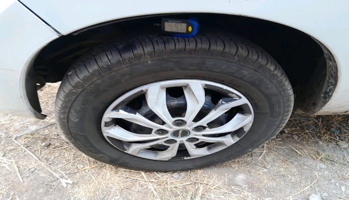 2015 Maruti Alto 800 LXI, Petrol, Manual, 39,679 km, tyre