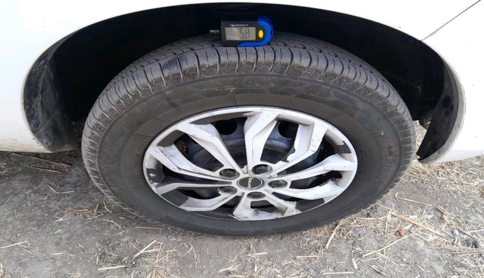 2015 Maruti Alto 800 LXI, Petrol, Manual, 39,679 km, tyre