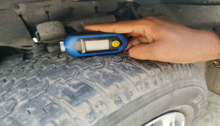 2020 Mahindra Bolero B6, Diesel, Manual, 96,141 km, tyre