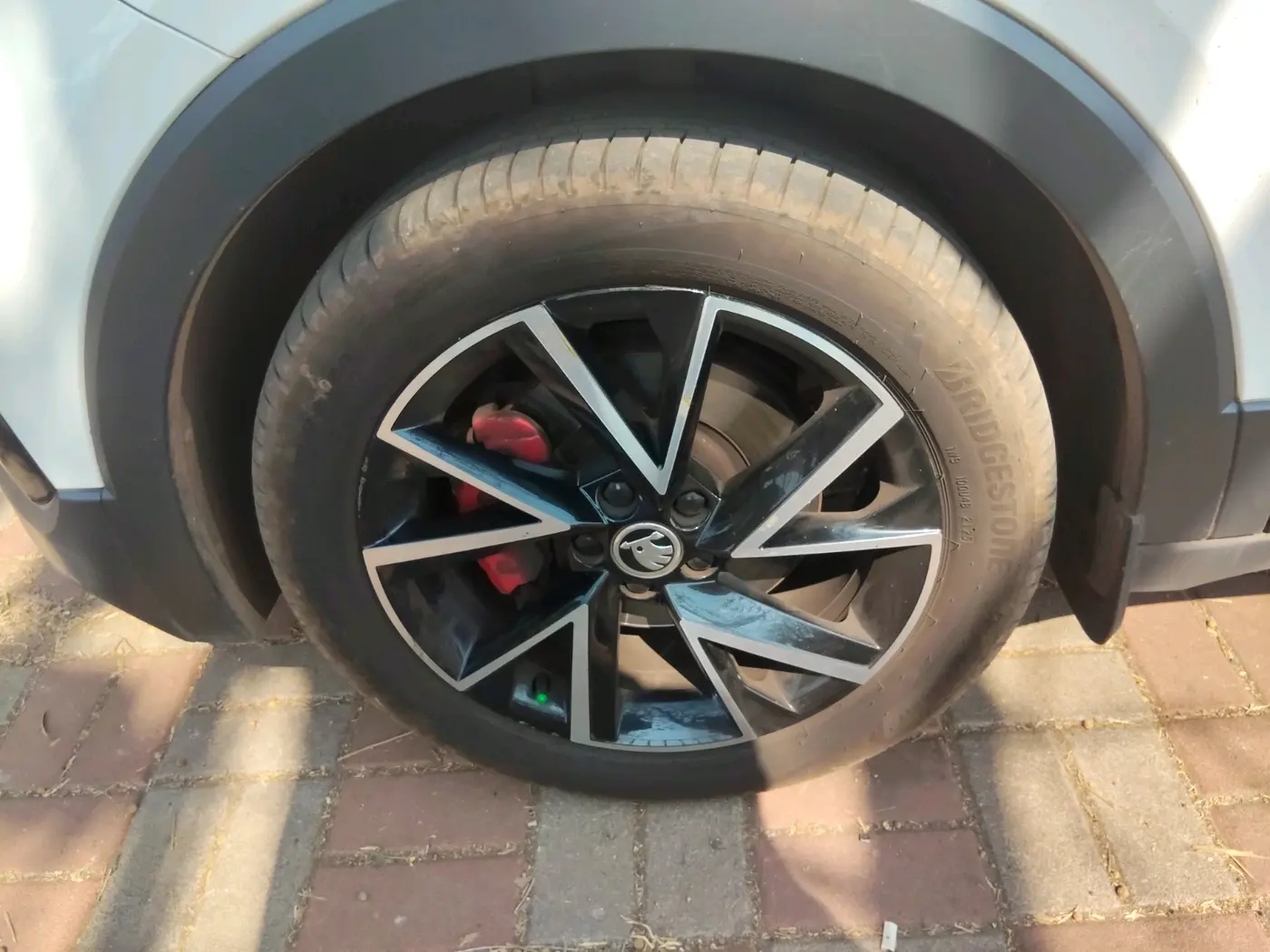 2022 Skoda KUSHAQ MONTE CARLO 1.0L TSI AT, Petrol, Automatic, 41,295 km, tyre