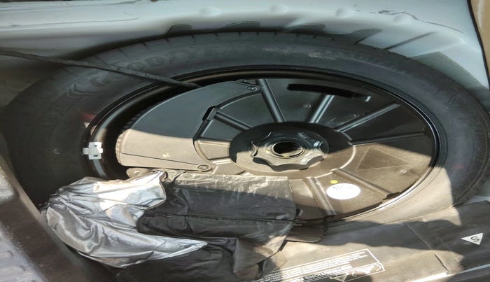 2022 Skoda KUSHAQ MONTE CARLO 1.0L TSI AT, Petrol, Automatic, 41,295 km, tyre