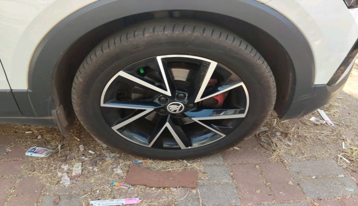 2022 Skoda KUSHAQ MONTE CARLO 1.0L TSI AT, Petrol, Automatic, 41,295 km, tyre