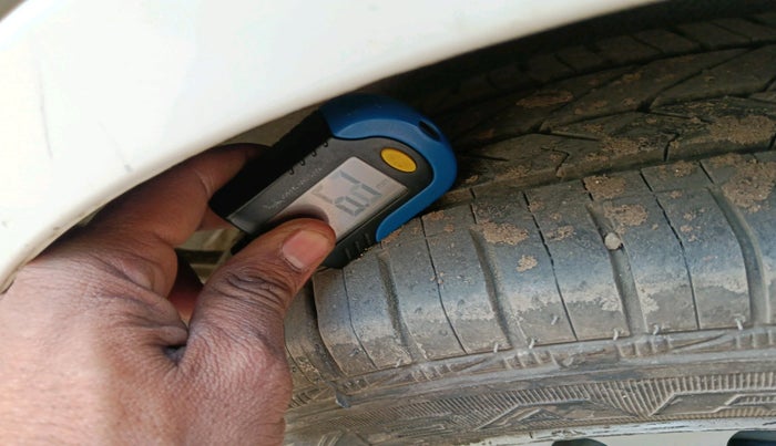 2017 Maruti Wagon R 1.0 LXI CNG, Petrol, Manual, 1,66,686 km, tyre