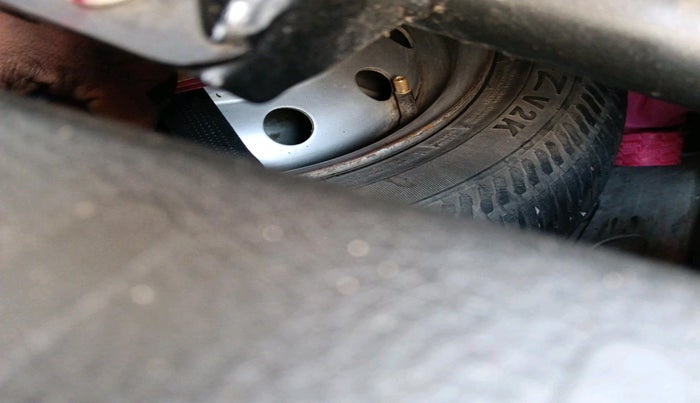 2017 Maruti Wagon R 1.0 LXI CNG, Petrol, Manual, 1,66,686 km, tyre