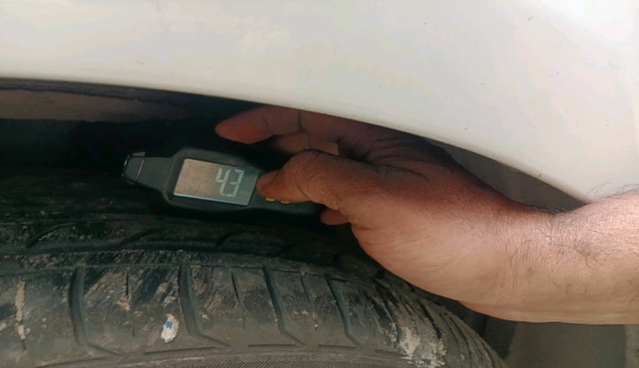 2017 Toyota Camry HYBRID, Hybrid, Automatic, 42,258 km, tyre