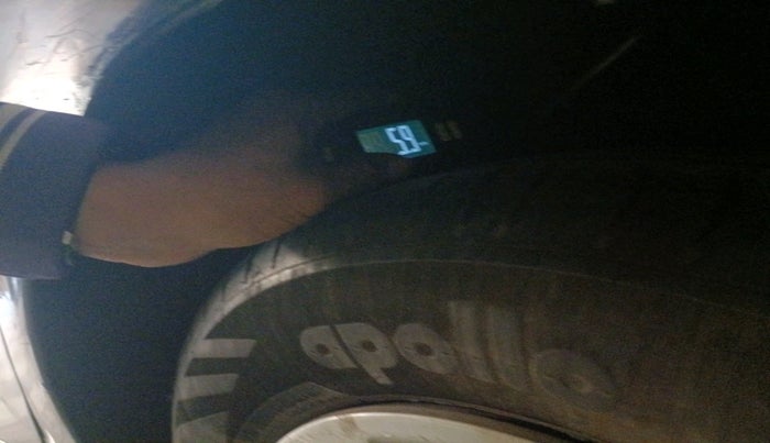 2011 Hyundai i10 ERA 1.1, Petrol, Manual, 70,075 km, tyre