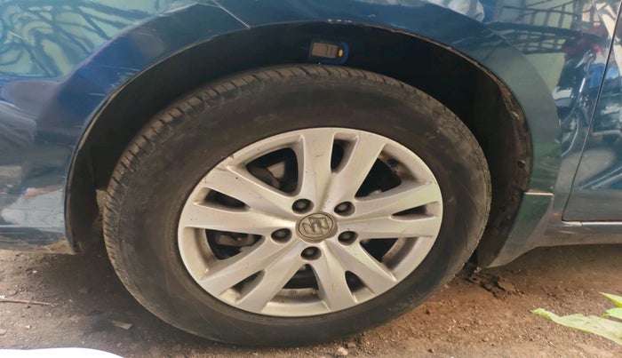 2016 Maruti Ertiga ZXI+, Petrol, Manual, 79,477 km, tyre