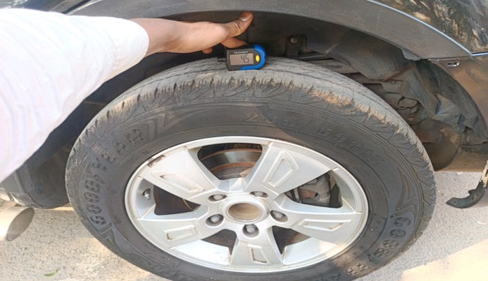 2013 Mahindra XUV500 W8, Diesel, Manual, 1,25,912 km, tyre