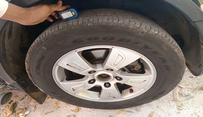 2013 Mahindra XUV500 W8, Diesel, Manual, 1,25,912 km, tyre