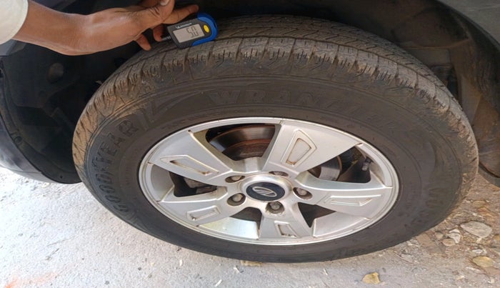 2013 Mahindra XUV500 W8, Diesel, Manual, 1,25,912 km, tyre