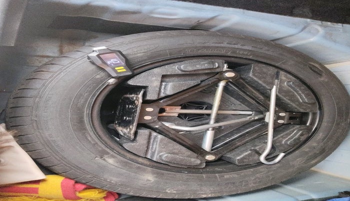 2020 Tata NEXON XM PETROL, Petrol, Manual, 56,892 km, tyre