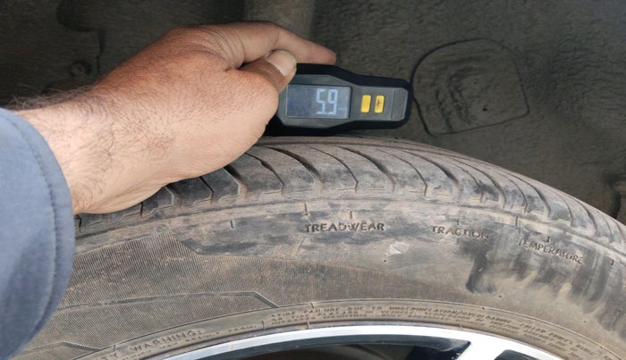 2020 Tata NEXON XM PETROL, Petrol, Manual, 56,892 km, tyre