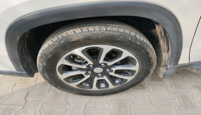 2023 Maruti Grand Vitara SIGMA SMART HYBRID, Petrol, Manual, 17,468 km, tyre