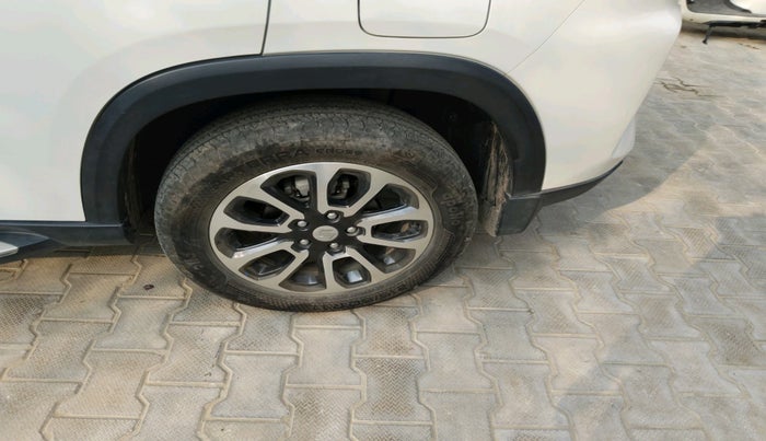 2023 Maruti Grand Vitara SIGMA SMART HYBRID, Petrol, Manual, 17,468 km, tyre