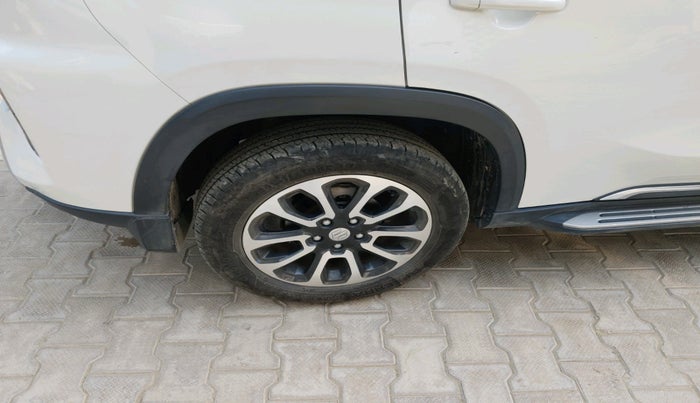 2023 Maruti Grand Vitara SIGMA SMART HYBRID, Petrol, Manual, 17,468 km, tyre