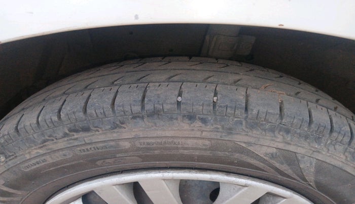 2012 Maruti Swift Dzire VDI, Diesel, Manual, 1,71,221 km, tyre