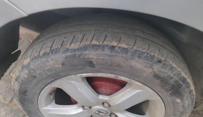 2010 Honda City 1.5L I-VTEC V MT, Petrol, Manual, 1,07,802 km, tyre