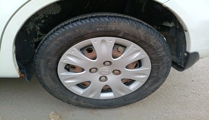 2015 Honda Amaze 1.2L I-VTEC S, Petrol, Manual, 1,05,258 km, tyre