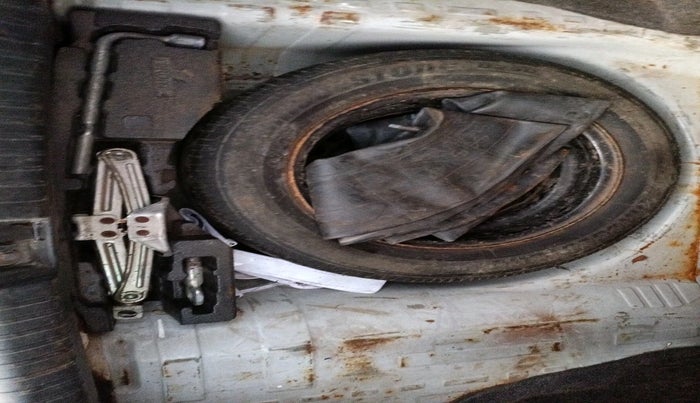 2015 Honda Amaze 1.2L I-VTEC S, Petrol, Manual, 1,05,258 km, tyre