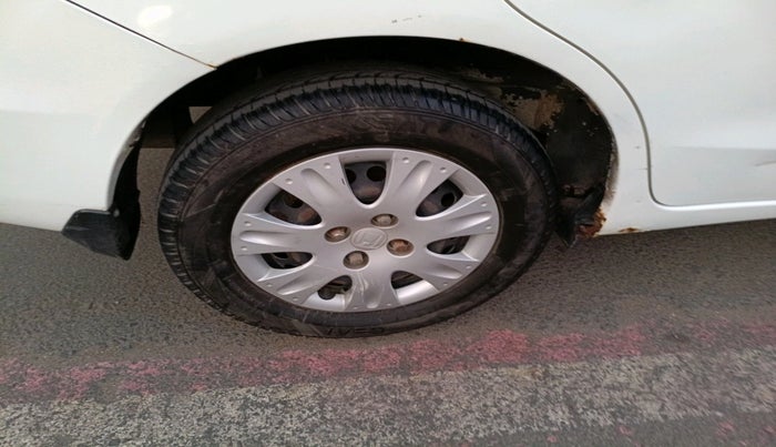 2015 Honda Amaze 1.2L I-VTEC S, Petrol, Manual, 1,05,258 km, tyre