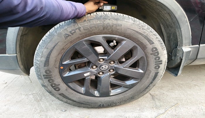 2021 Tata Harrier XZA PLUS 2.0L, Diesel, Automatic, 22,120 km, tyre