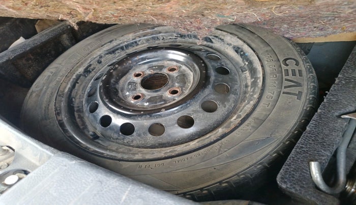 2011 Maruti Wagon R 1.0 VXI, Petrol, Manual, 1,87,851 km, tyre