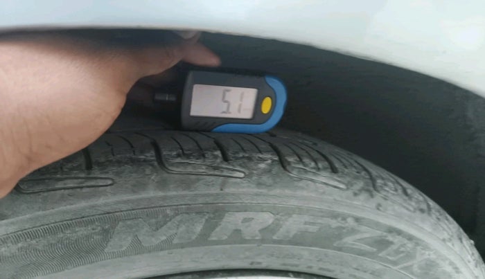 2015 Hyundai Grand i10 SPORTZ 1.1 CRDI, Diesel, Manual, 1,01,931 km, tyre