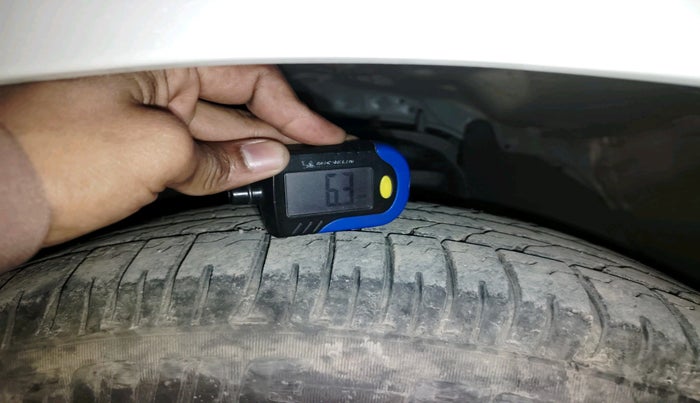 2023 Toyota Innova Crysta 2.4 GX 7STR, Diesel, Manual, 22,271 km, tyre