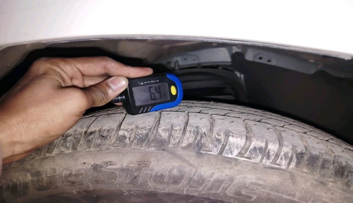 2023 Toyota Innova Crysta 2.4 GX 7STR, Diesel, Manual, 22,271 km, tyre