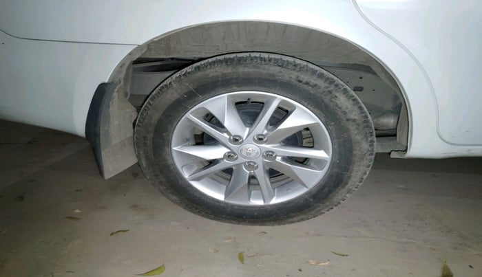 2023 Toyota Innova Crysta 2.4 GX 7STR, Diesel, Manual, 22,271 km, tyre