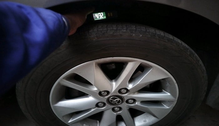 2019 Toyota Innova Crysta 2.4 G 8 STR, Diesel, Manual, 1,35,149 km, tyre