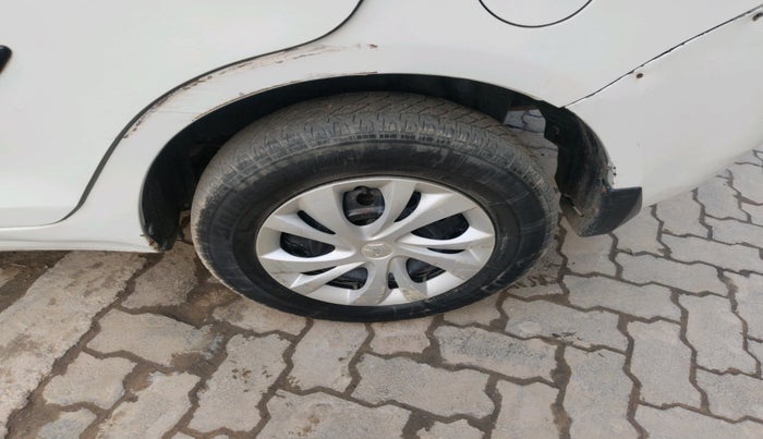 2012 Maruti Swift Dzire VXI, Petrol, Manual, 1,52,437 km, tyre