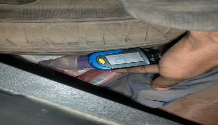 2016 Maruti Vitara Brezza ZDI PLUS DUAL TONE, Diesel, Manual, 1,02,555 km, tyre