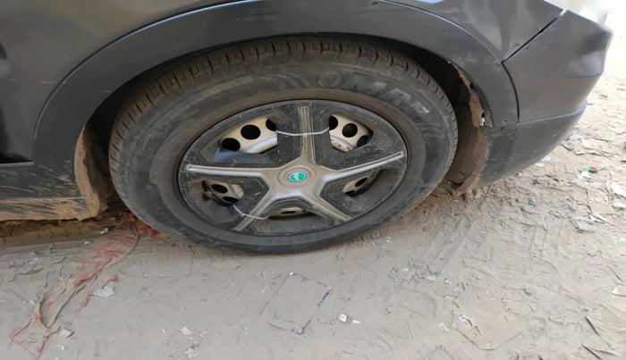 2017 Maruti S Cross SIGMA 1.3, Diesel, Manual, 1,03,502 km, tyre