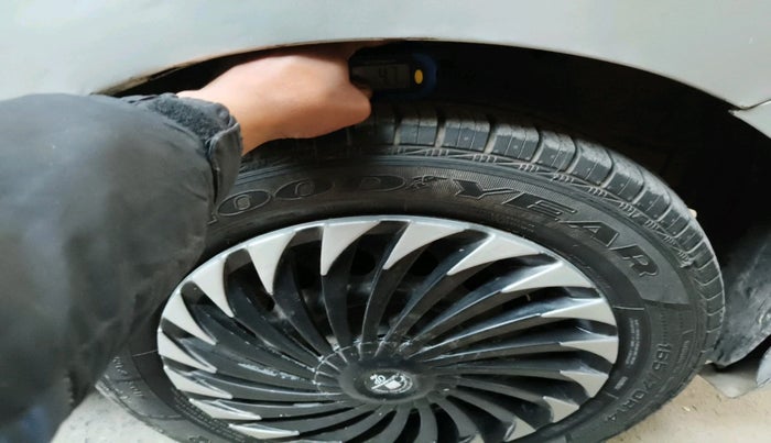 2013 Maruti Wagon R 1.0 VXI, Petrol, Manual, 53,405 km, tyre