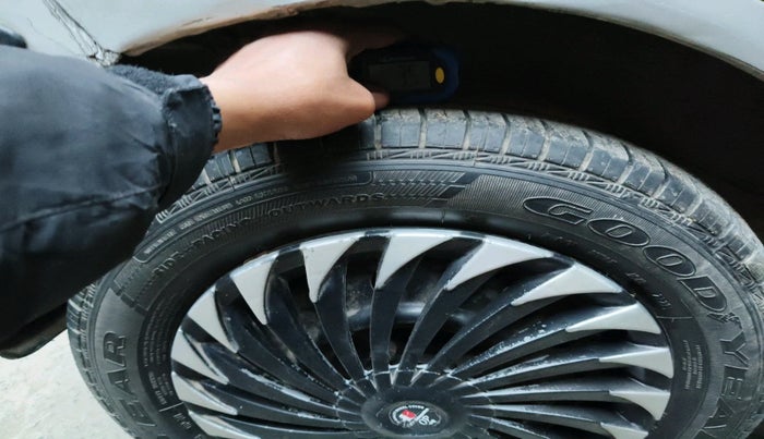 2013 Maruti Wagon R 1.0 VXI, Petrol, Manual, 53,405 km, tyre