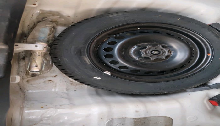 2017 Hyundai Grand i10 SPORTZ U2 1.2 CRDI, Diesel, Manual, 87,204 km, tyre