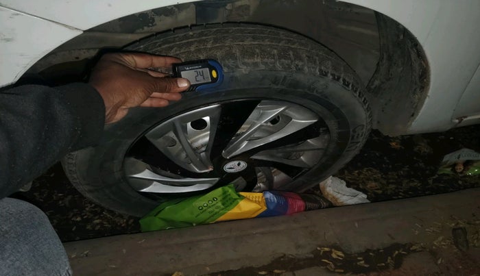 2012 Maruti Wagon R 1.0 LXI, Petrol, Manual, 1,20,463 km, tyre