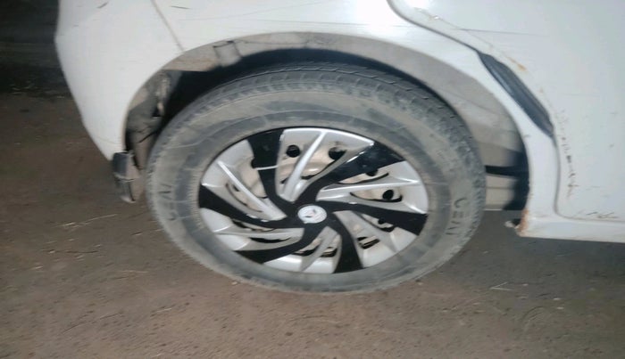 2012 Maruti Wagon R 1.0 LXI, Petrol, Manual, 1,20,463 km, tyre