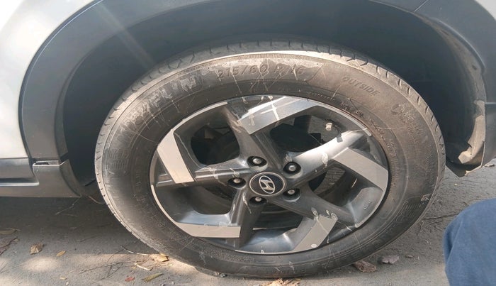 2019 Hyundai VENUE SX(O) 1.4 CRDI, Diesel, Manual, 1,70,917 km, tyre